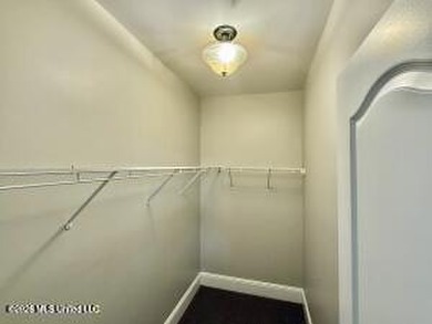 Beautiful Lakefront Townhome on Capri Place. The Desirable - photo 37