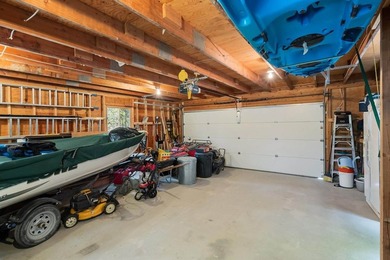 Just what you've been waiting for! Nestled along the - photo 37