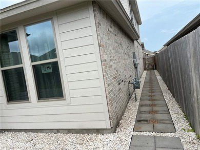 Move-In Ready Southside Home | 4 Bedrooms, 3 Baths | - photo 39