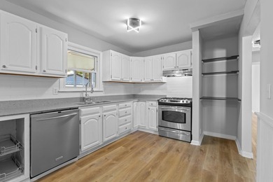 Step into easy, comfortable living in this freshly refreshed - photo 10