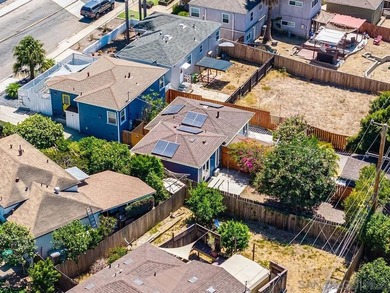 Turn-key three-unit property located in the quaint neighborhood - photo 3