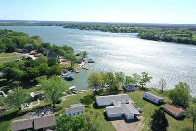 A great lakeside property to make lasting memories! This - photo 1