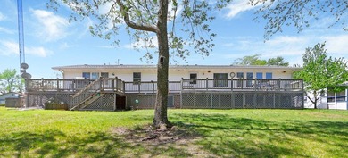 A great lakeside property to make lasting memories! This - photo 2