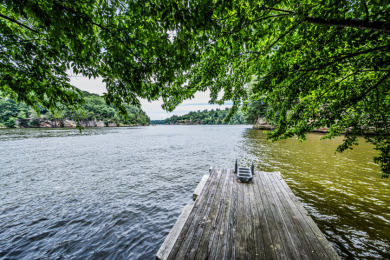 Stunning Lakefront Home on Lake Malone - photo 23