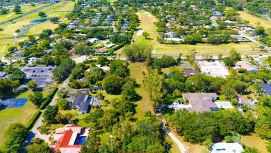 Rare opportunity to build a luxury custom estate in one of - photo 9