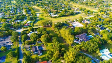 Rare opportunity to build a luxury custom estate in one of - photo 10