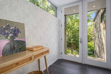 In the private Lion Head waterfront community, this chic - photo 18