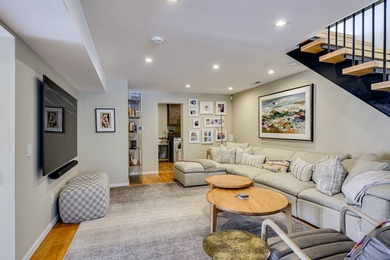 In the private Lion Head waterfront community, this chic - photo 21