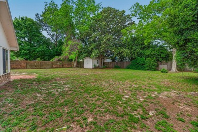 Spacious 3-bedroom, 2-bath home with over 2,000 sq ft in a - photo 32