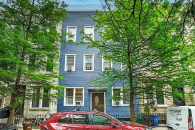 Exceptional Turnkey investment opportunity in the heart of - photo 1