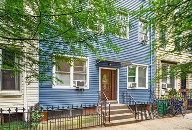 Exceptional Turnkey investment opportunity in the heart of - photo 2