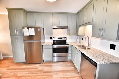 UNIT IS CURRENTLY UNDER MANAGEMENT AND ACTIVELY BEING RENTED. In - photo 5