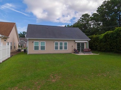 Coastal convenience, peaceful surroundings, and resort-style - photo 2