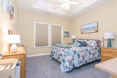 Coastal convenience, peaceful surroundings, and resort-style - photo 5
