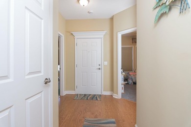 Coastal convenience, peaceful surroundings, and resort-style - photo 6
