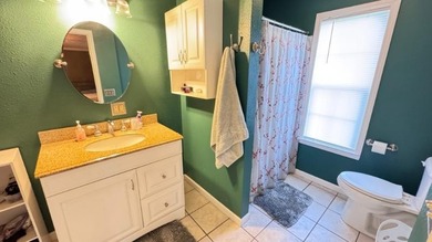 Country living at its finest with all the amenities you could - photo 15