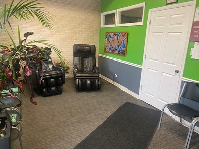 Versatile 6,400 square foot commercial building offering