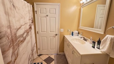 Country living at its finest with all the amenities you could - photo 26