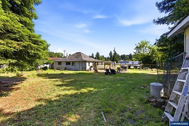 At sales price, NEW ROOF WILL BE INSTALLED PLUS $9000 IN CLOSING - photo 30