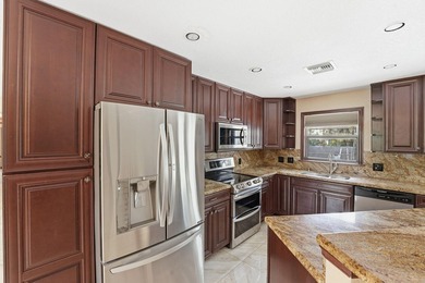 Exceptional 6-bedroom, 5-bath estate in the highly desirable - photo 6