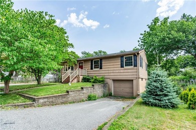 A special waterfront opportunity at 41 Mount View Avenue! This - photo 9