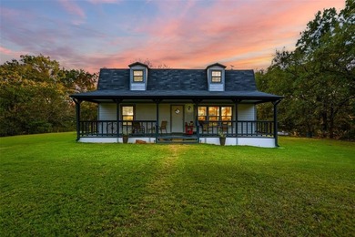 Lake Texoma Home For Sale in Whitesboro Texas