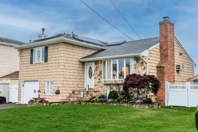 Waterfront Perfection in Desirable Massapequa Shores! Welcome to - photo 1