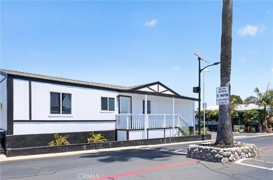 Welcome to this 4-bedroom, 2-bathroom manufactured home situated - photo 4