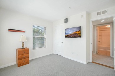 Beautifully maintained end-unit residence in the highly - photo 8