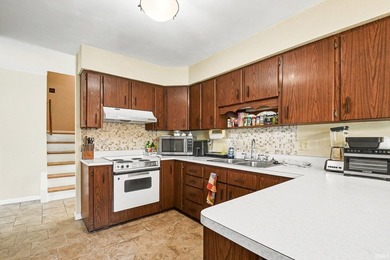 **Open House Sunday May 31st from 1-3PM** **Motivated Seller** - photo 4