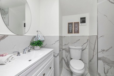 Fully Renovated 5 Bedroom Home In Freeport For $729,000. A Very - photo 12