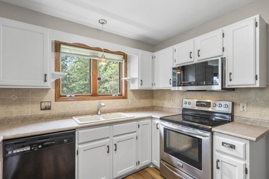Spacious and thoughtfully designed 2-story home offering a - photo 12