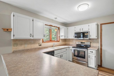 Spacious and thoughtfully designed 2-story home offering a - photo 13