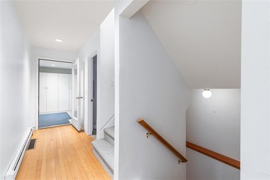 Thoughtfully designed and constructed by a highly respected - photo 7