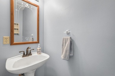 Spacious and thoughtfully designed 2-story home offering a - photo 21