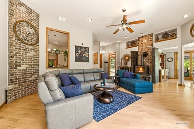 Perfectly positioned on a private 2 acre riverfront cul-de-sac - photo 22