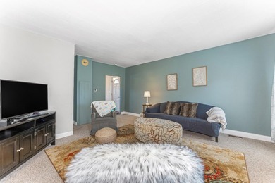 Enjoy the perfect setup for lake living! You can reside in the - photo 8