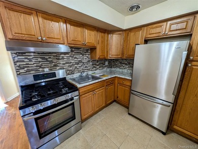 Beautiful 2 family brick attached walk in apartment is Vacant on - photo 4