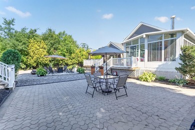 Welcome to this beautifully maintained Post-Modern ranch - photo 7