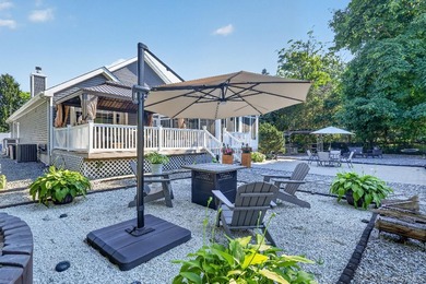 Welcome to this beautifully maintained Post-Modern ranch - photo 9