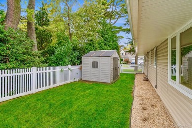 Welcome to this beautifully updated and spacious 5-bedroom, 3 - photo 11