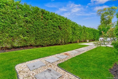 Welcome to this beautifully updated and spacious 5-bedroom, 3 - photo 12