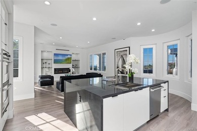 BEAUTIFULLY FURNISHED AND REMODELED HOME WITH BREATHTAKING OCEAN - photo 15