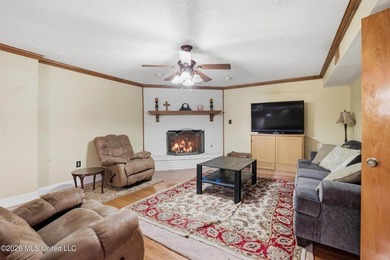 Coastal living meets spacious luxury in this 6-bedroom, 4-bath - photo 16