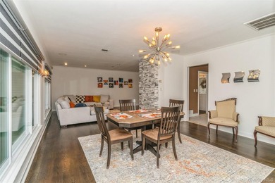 Welcome to this beautifully updated and spacious 5-bedroom, 3 - photo 18