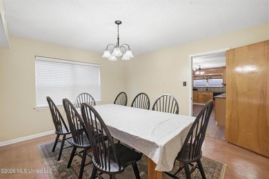 Coastal living meets spacious luxury in this 6-bedroom, 4-bath - photo 23