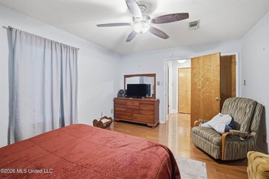 Coastal living meets spacious luxury in this 6-bedroom, 4-bath - photo 35