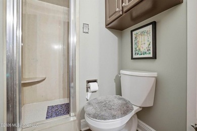 Coastal living meets spacious luxury in this 6-bedroom, 4-bath - photo 38