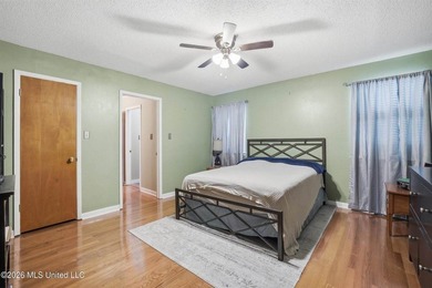 Coastal living meets spacious luxury in this 6-bedroom, 4-bath - photo 45