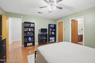 Coastal living meets spacious luxury in this 6-bedroom, 4-bath - photo 46